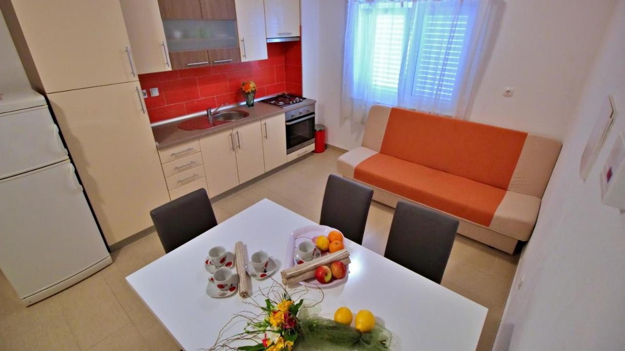 Apartments Iko Omiš Exterior foto