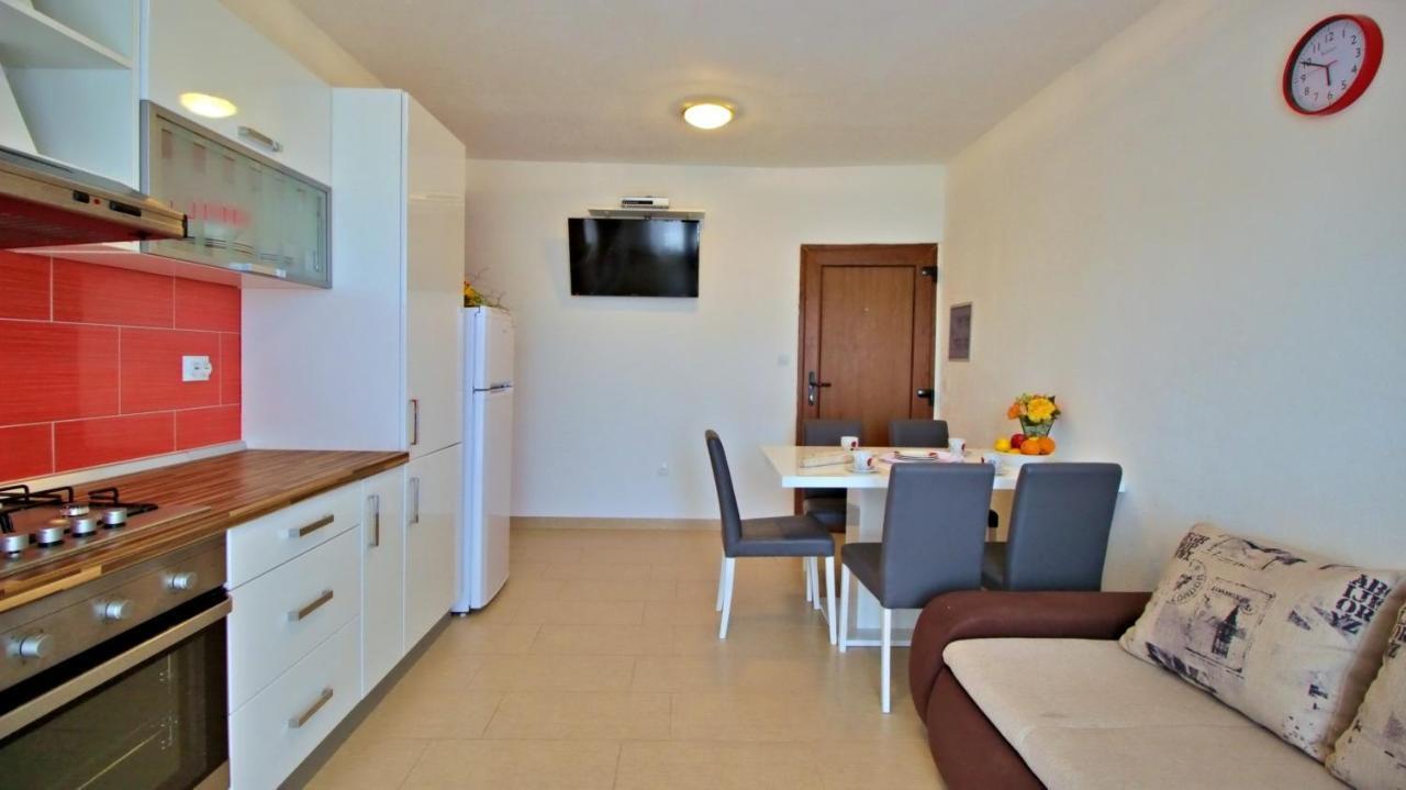 Apartments Iko Omiš Exterior foto