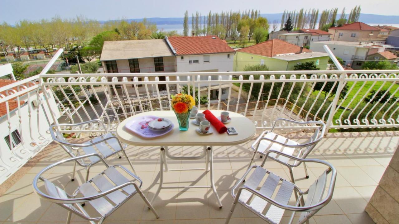 Apartments Iko Omiš Exterior foto